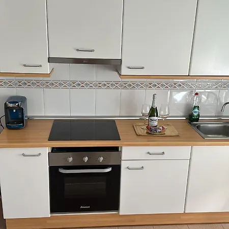 Carihuela Plaza Del Remo * Торремолинос