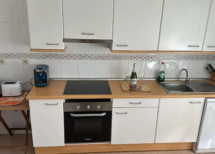 Carihuela Plaza Del Remo * Torremolinos